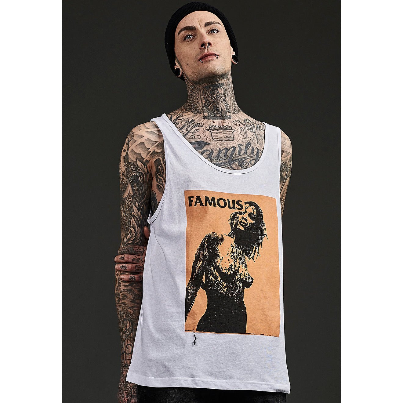 T-shirt Sleveless Famous (Unifit) - Fatima.Dk