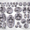 Load image into Gallery viewer, Xeno City Abandoned base toppers fra Txarli Factory
