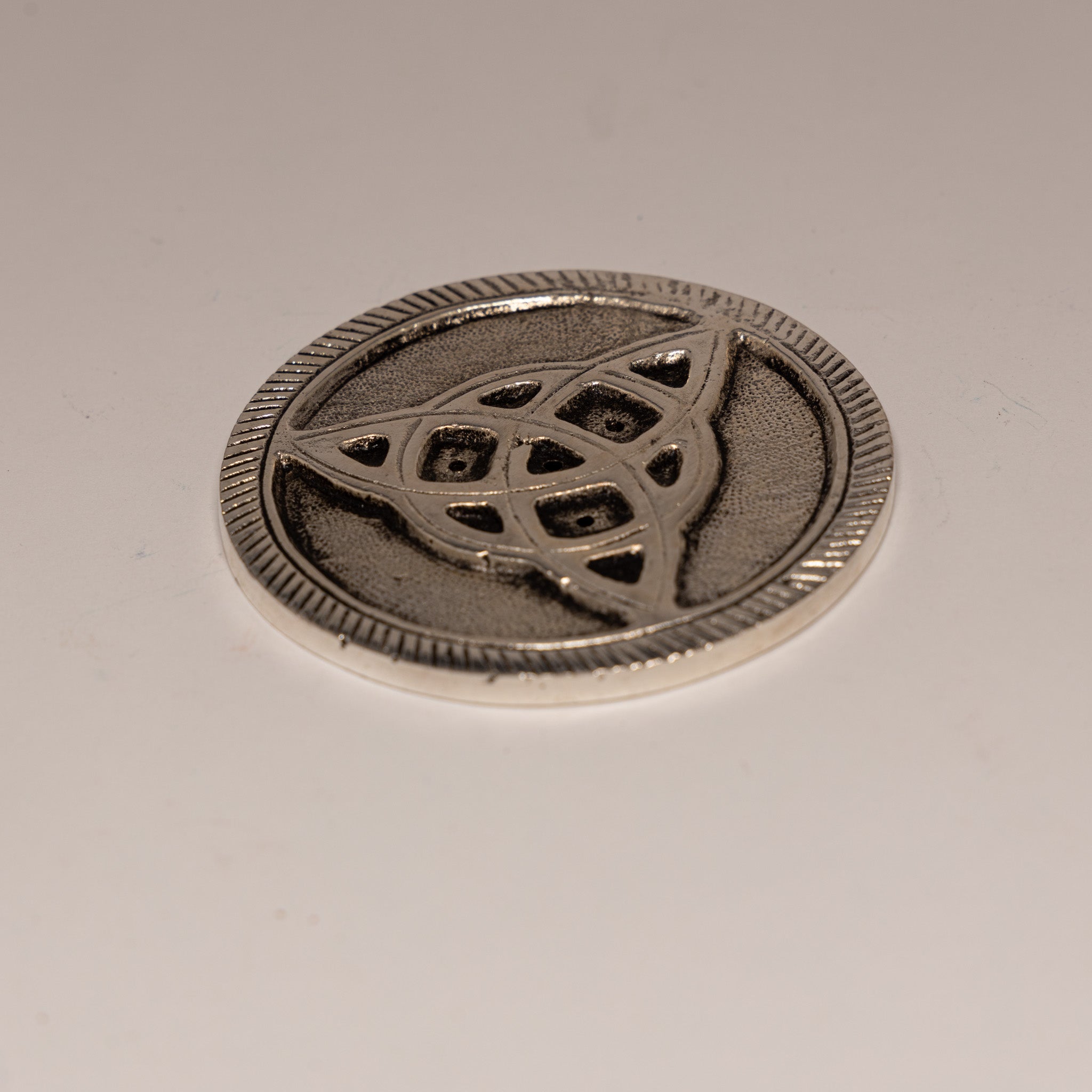 Røgelsesholder Metal Trinity - Fatima.Dk