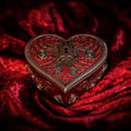 Indlæs billede i Gallery viewer, Skrin Heart and Key by Vincent Hie (11,3cm) - Fatima.Dk
